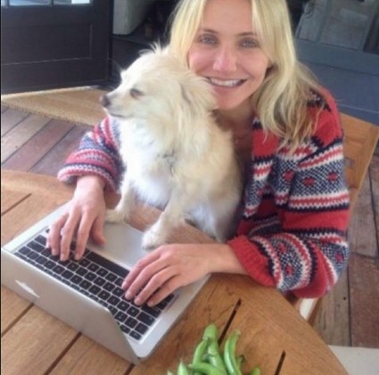 lovely cameron diaz with out make up with pet