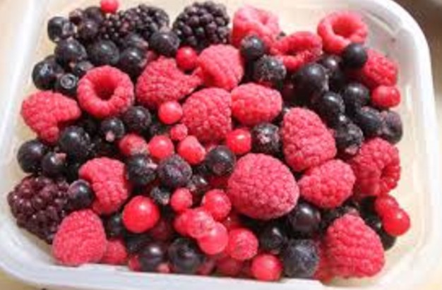 Mixed berries for snacks