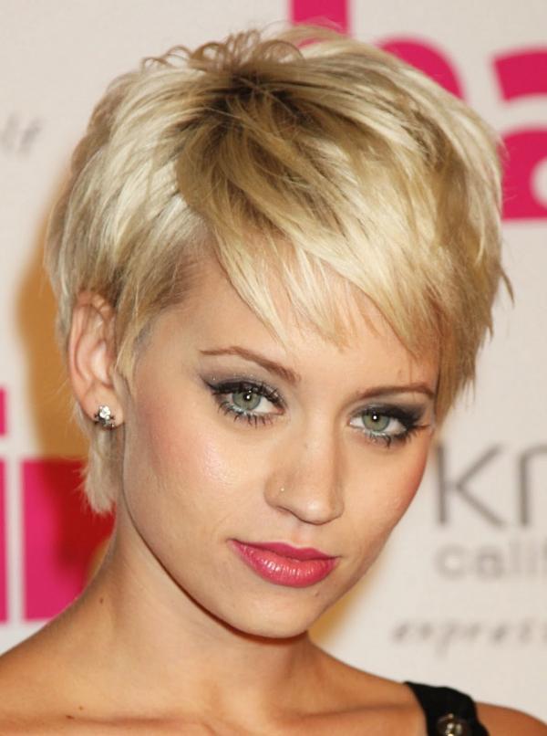 pixie haircut for round face