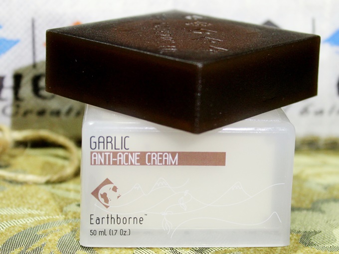 The Nature's Co Garlic Anti-Acne Cream