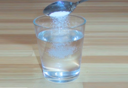 saline water to cure gingivitis