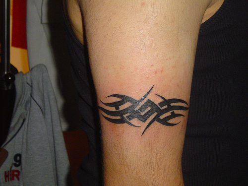 bold lines of maori tattoo