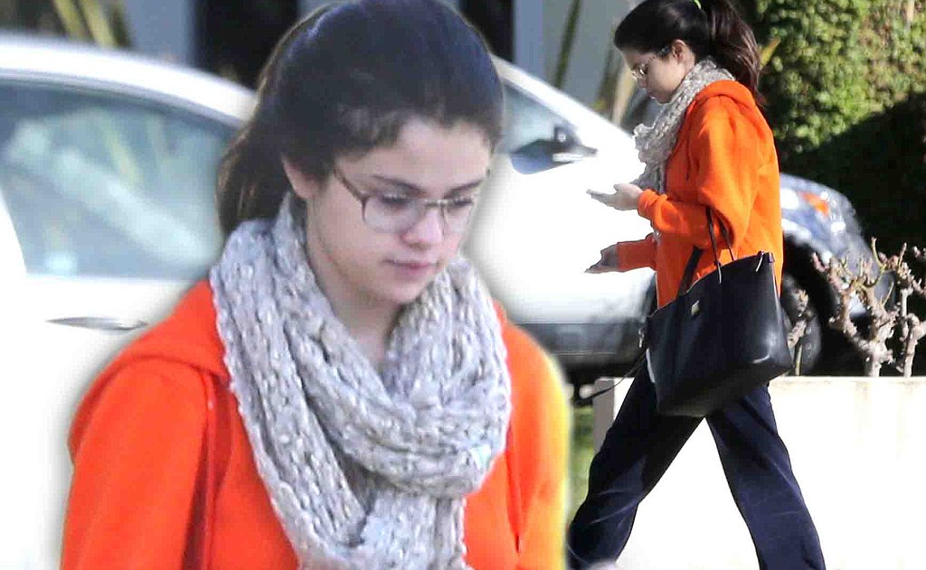 cute selena gomez with out make up